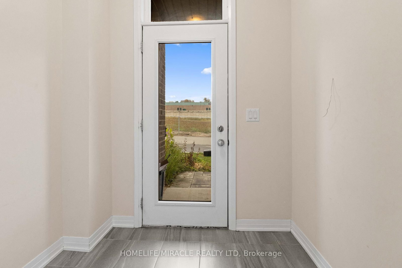Listing Image 23