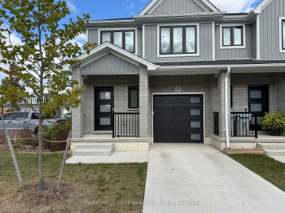 Townhouse sold at 26-17 Nicholson Street, Lucan Biddulph, Ontario, N0M 2J0 - Lucan - MLS: X12464606