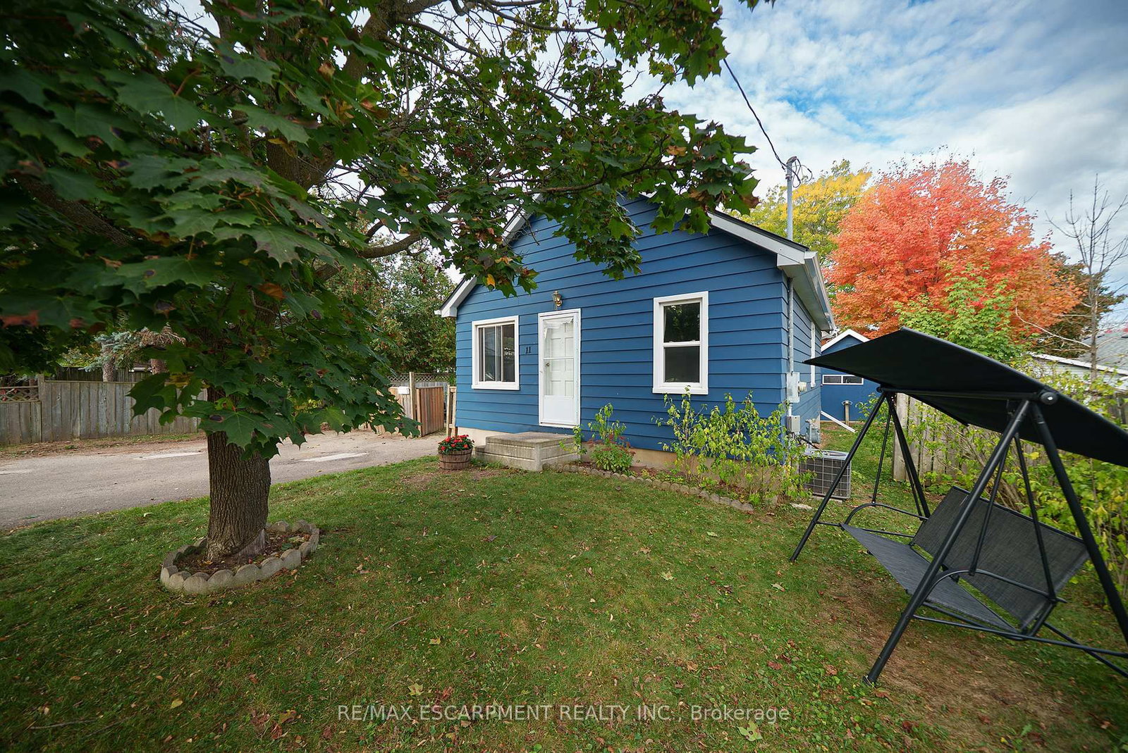 Listing Image 3
