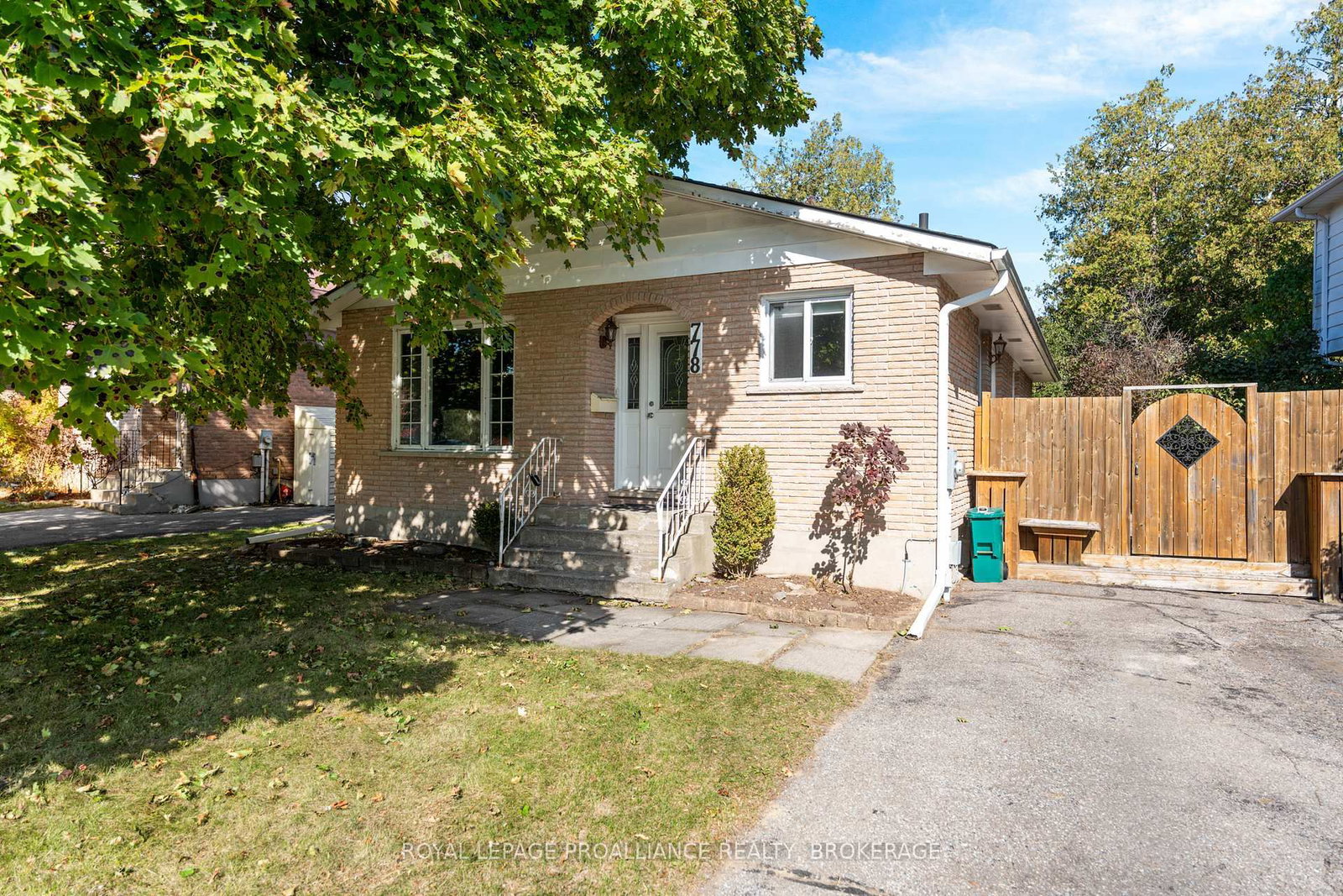 Listing photo 2