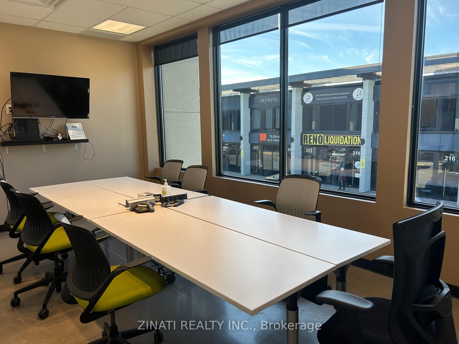 2310 St. Laurent Boulevard, Unit 318