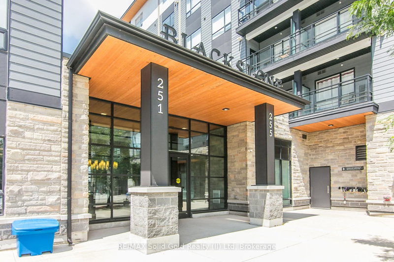 102 - 251 Northfield Dr E, Waterloo, N2K 0G9 | Image 2