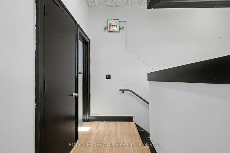 19 King St E, Kitchener, N2G 2K4 | Image 3