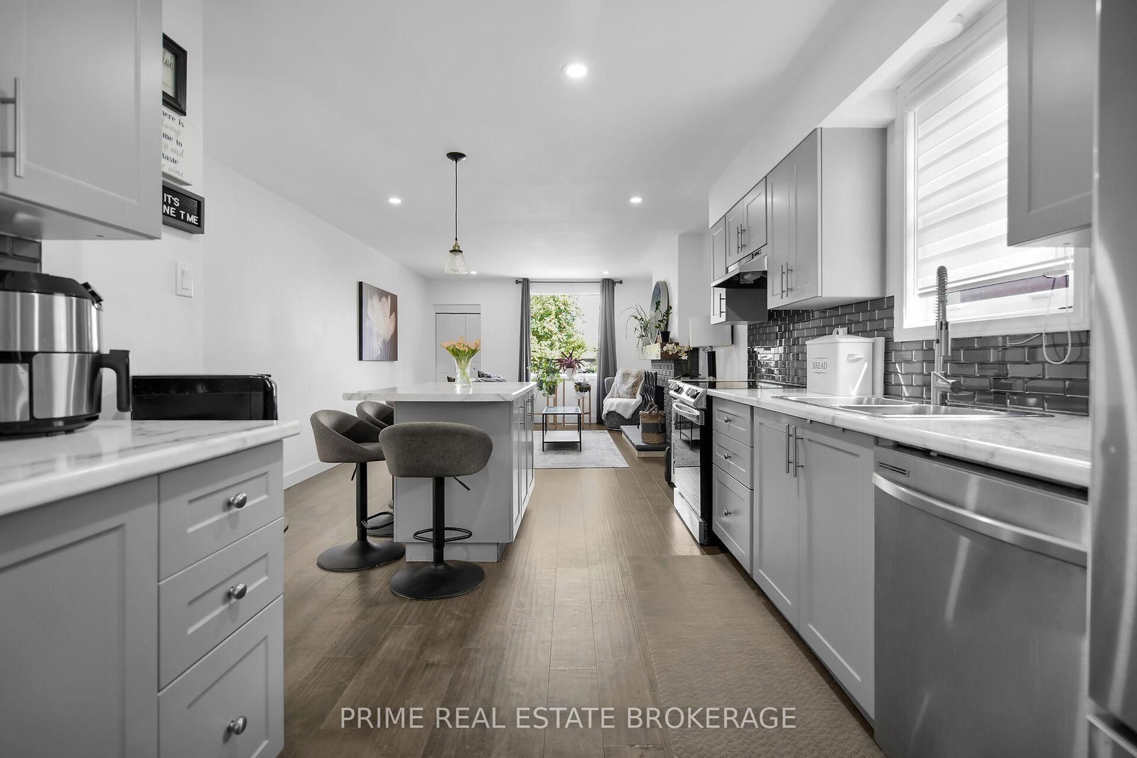 Listing Image 15