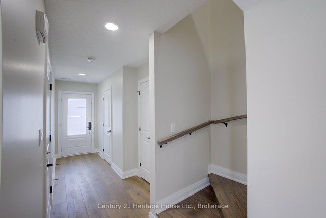 4 - 229 Bruce Street S