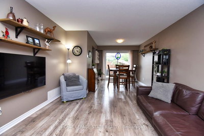 122-150 Gateshead Crescent, Hamilton, Ontario image-0-3