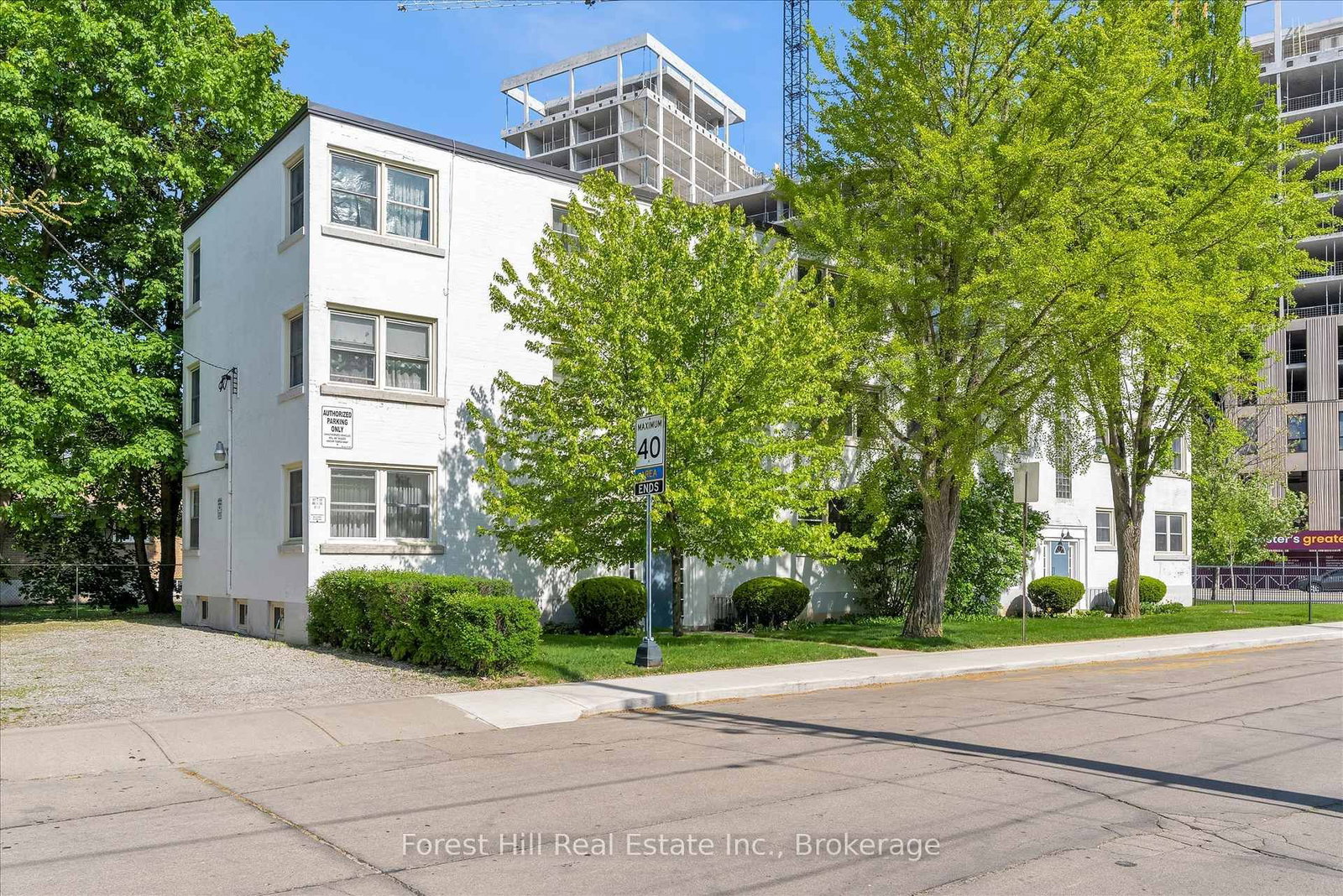 Listing Image 4
