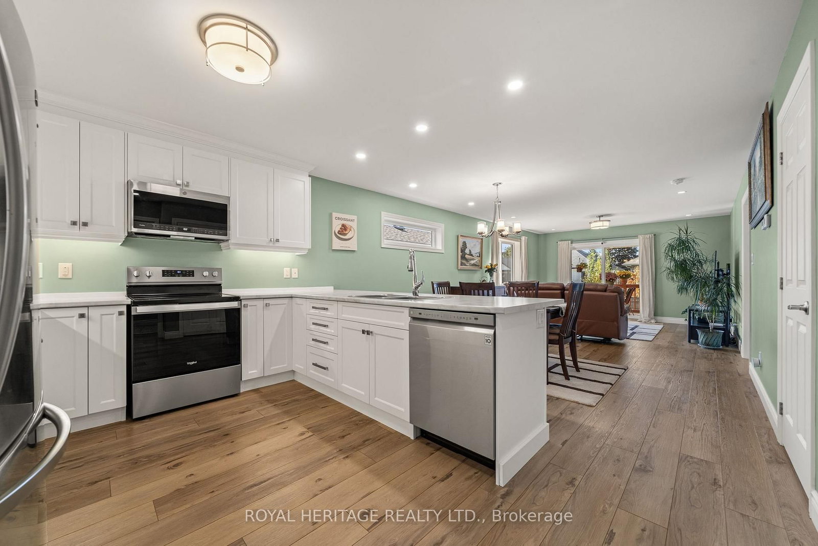Listing Image 7