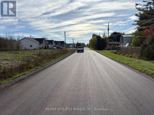 5361 Woodland Drive N