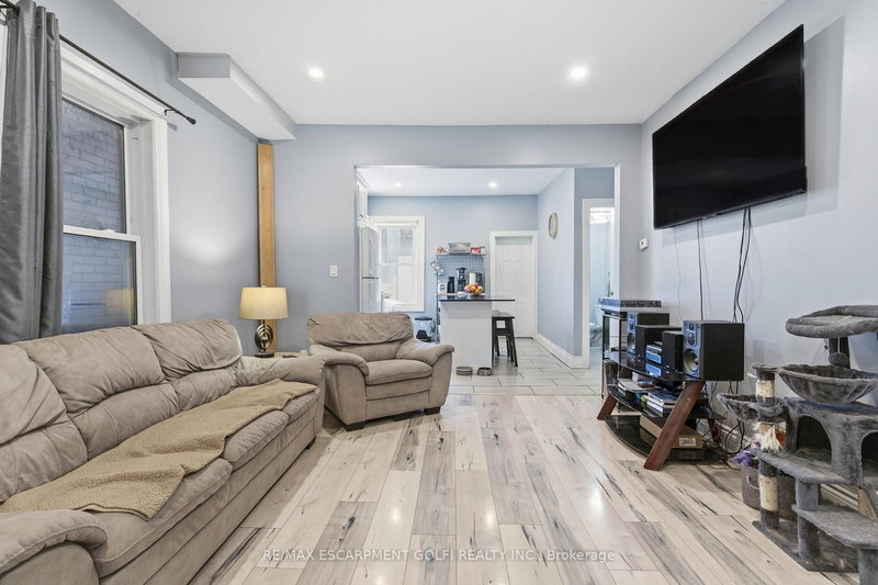 75 NIAGARA St, Hamilton, L8L 6A4 | Image 3