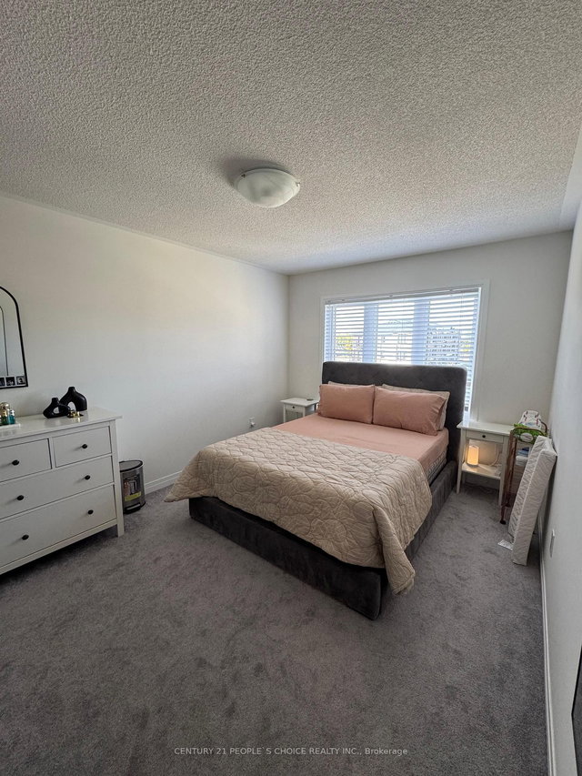 811 - 585 Colborne Street