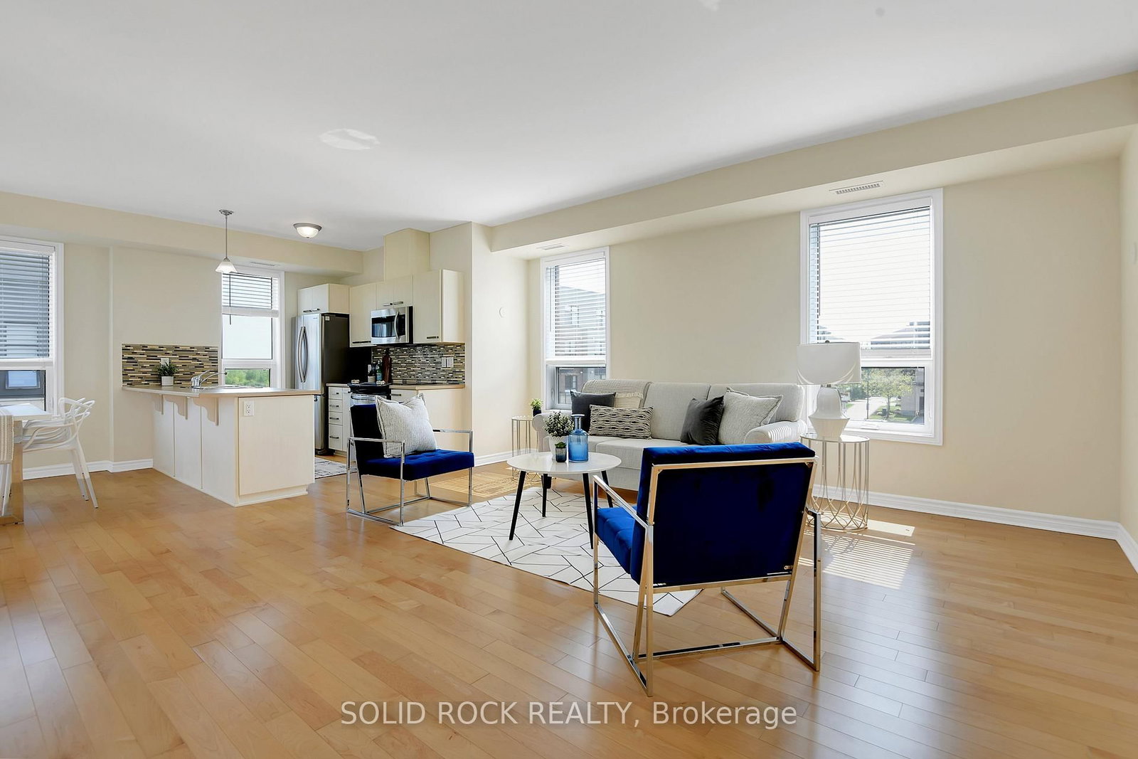 Listing Image 5