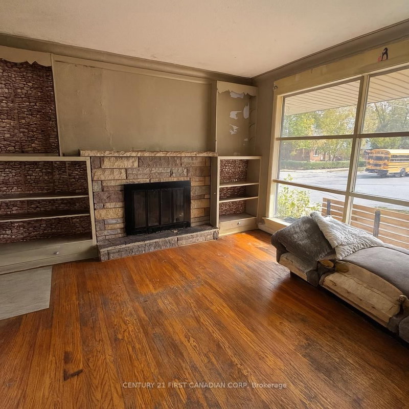 384 Bright St, Sarnia, N7T 4G4 | Image 2