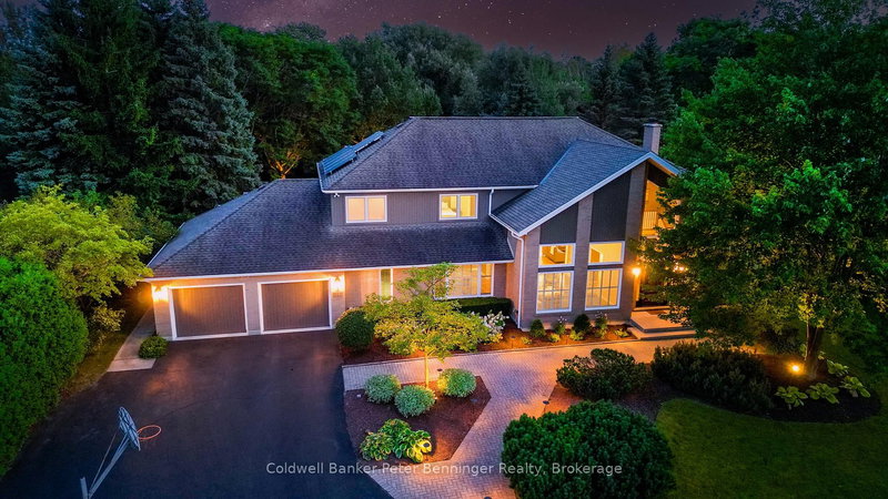 587 Manorwood Crt, Waterloo, N2K 3L7 | Image 2