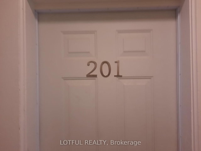 201 - 192 King Street W