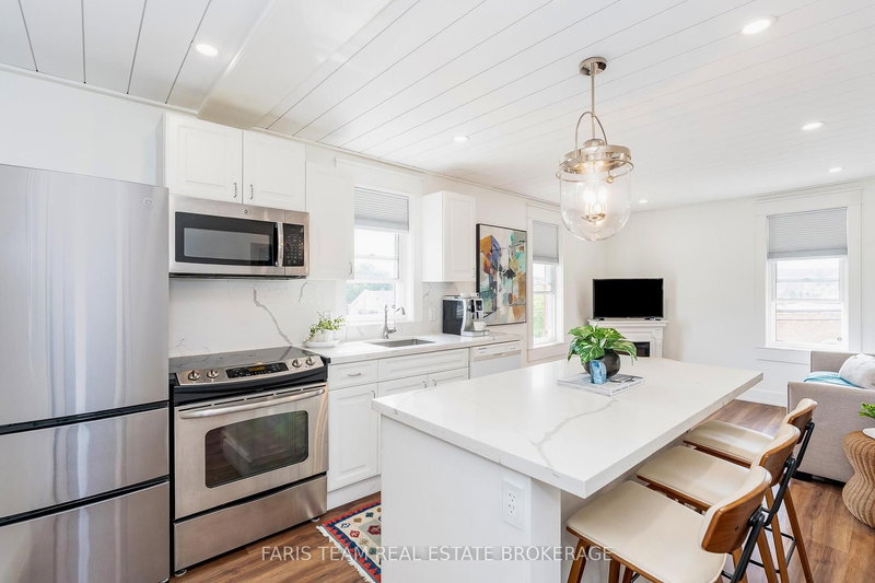 303 - 110 Sykes St N, Meaford, N4L 1S6 | Image 2