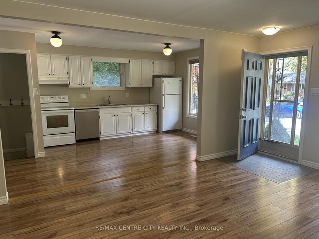 27 Gatineau Crescent