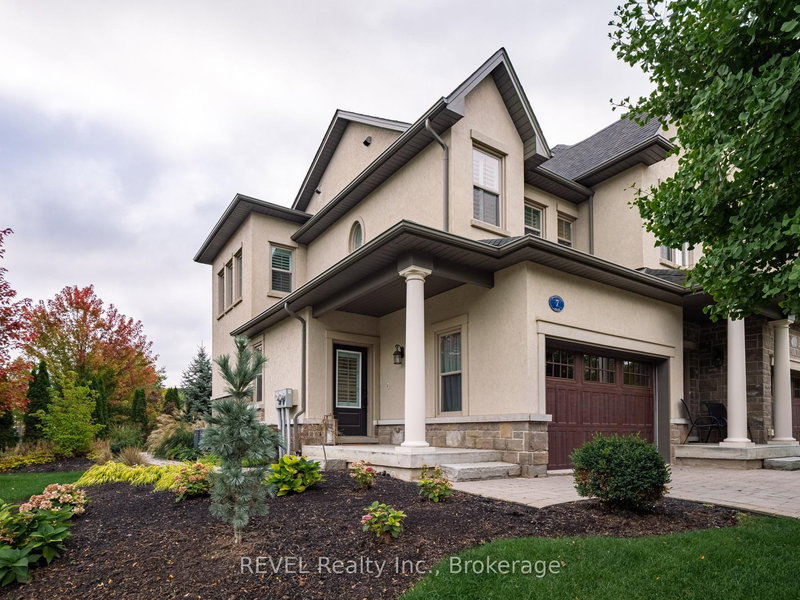 A7 - 7 Aberdeen Lane S, Niagara-on-the-Lake, L0S 1J0 | Image 2