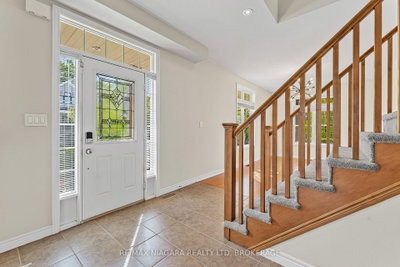 750 Lakeshore Road — photo 4