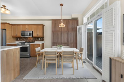 750 Lakeshore Road — more photos