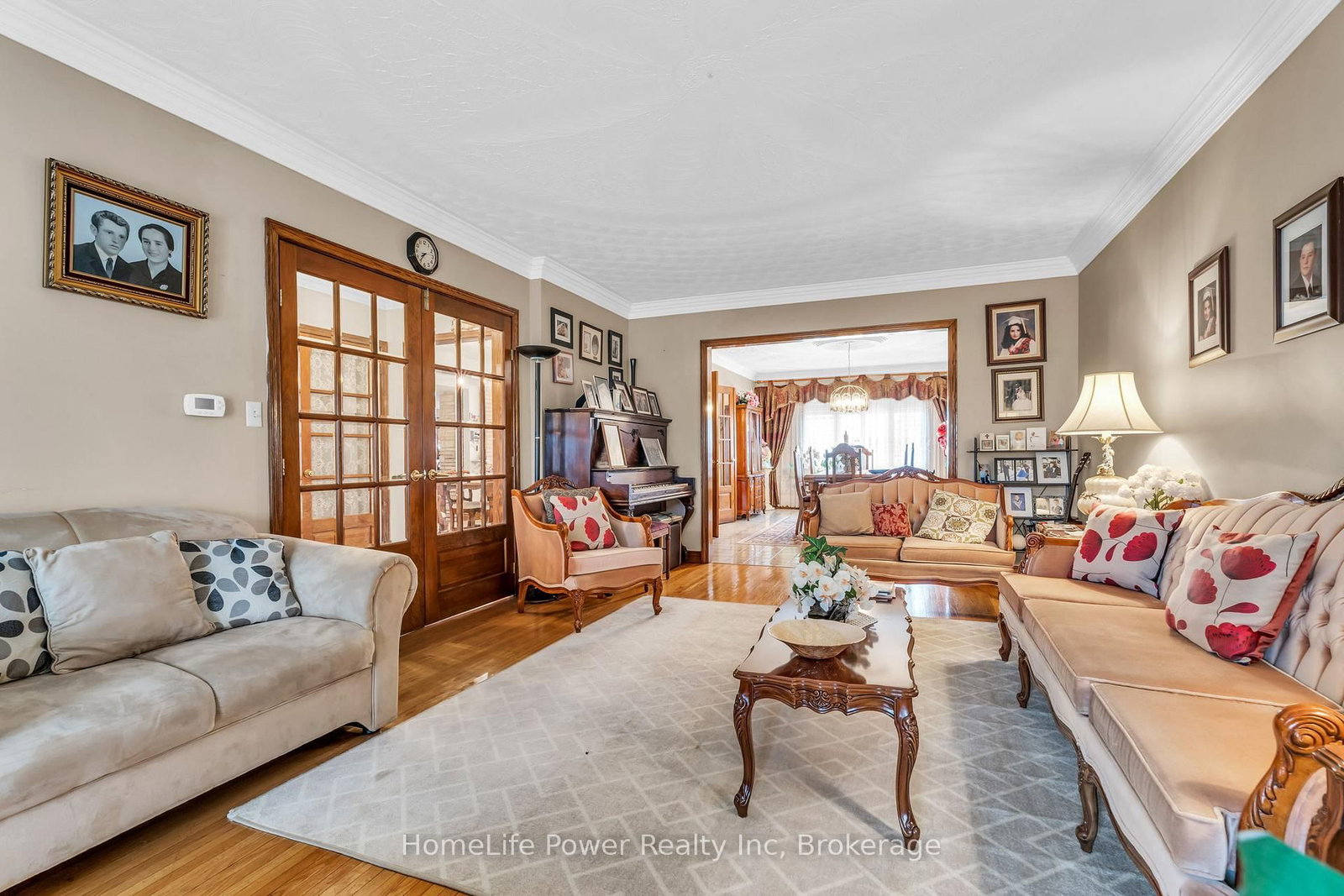 Detached House for sale at 6 Leckie Avenue, Hamilton, Ontario, L8J 2S7 - Stoney Creek Mountain - MLS: X12474183