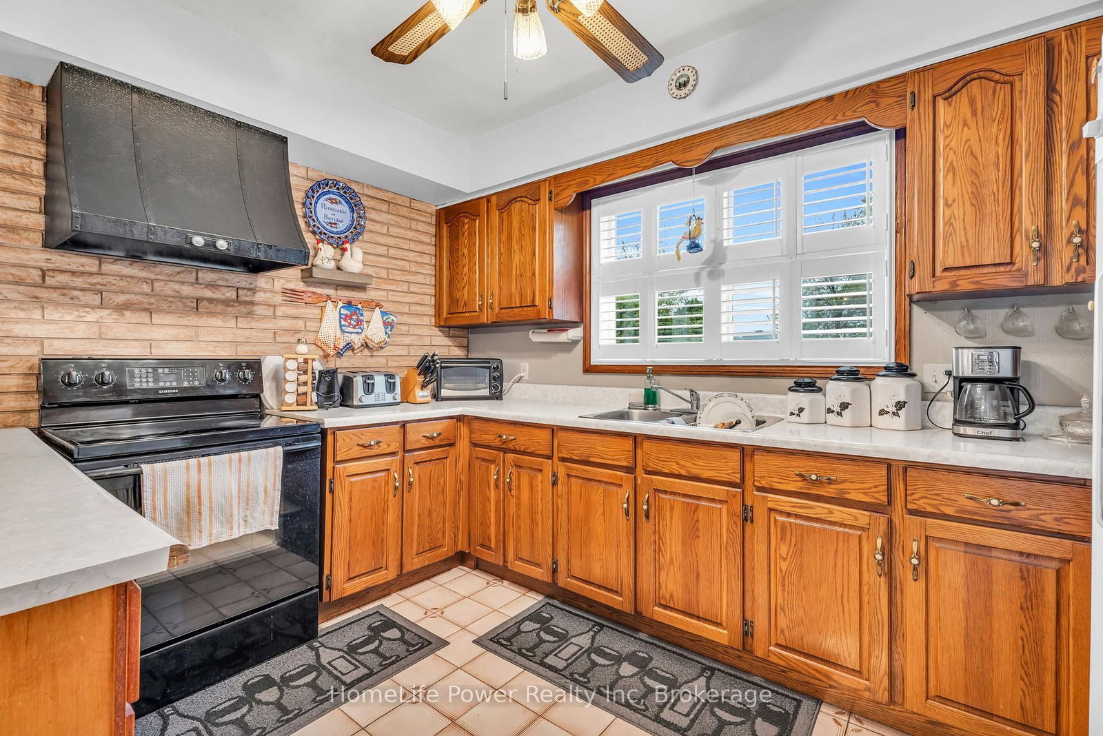 Detached House for sale at 6 Leckie Avenue, Hamilton, Ontario, L8J 2S7 - Stoney Creek Mountain - MLS: X12474183