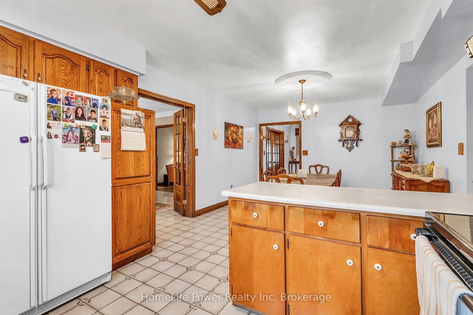 Detached House for sale at 6 Leckie Avenue, Hamilton, Ontario, L8J 2S7 - Stoney Creek Mountain - MLS: X12474183