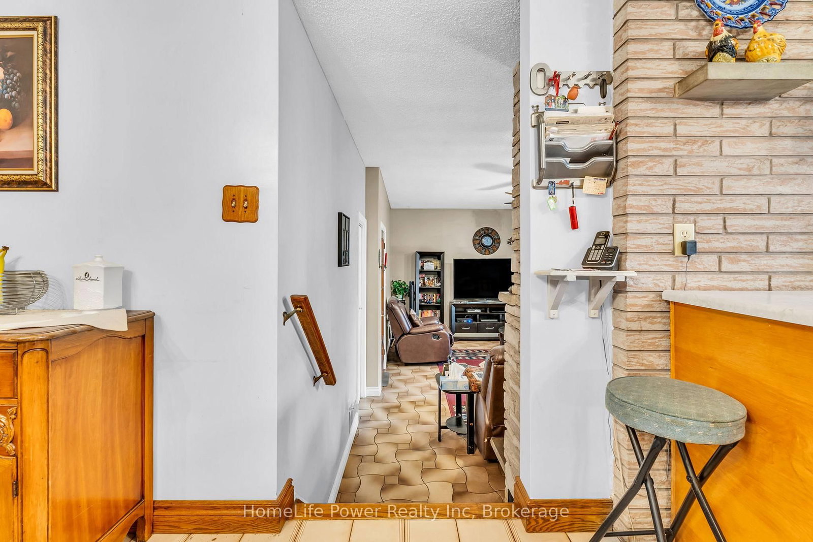 Detached House for sale at 6 Leckie Avenue, Hamilton, Ontario, L8J 2S7 - Stoney Creek Mountain - MLS: X12474183