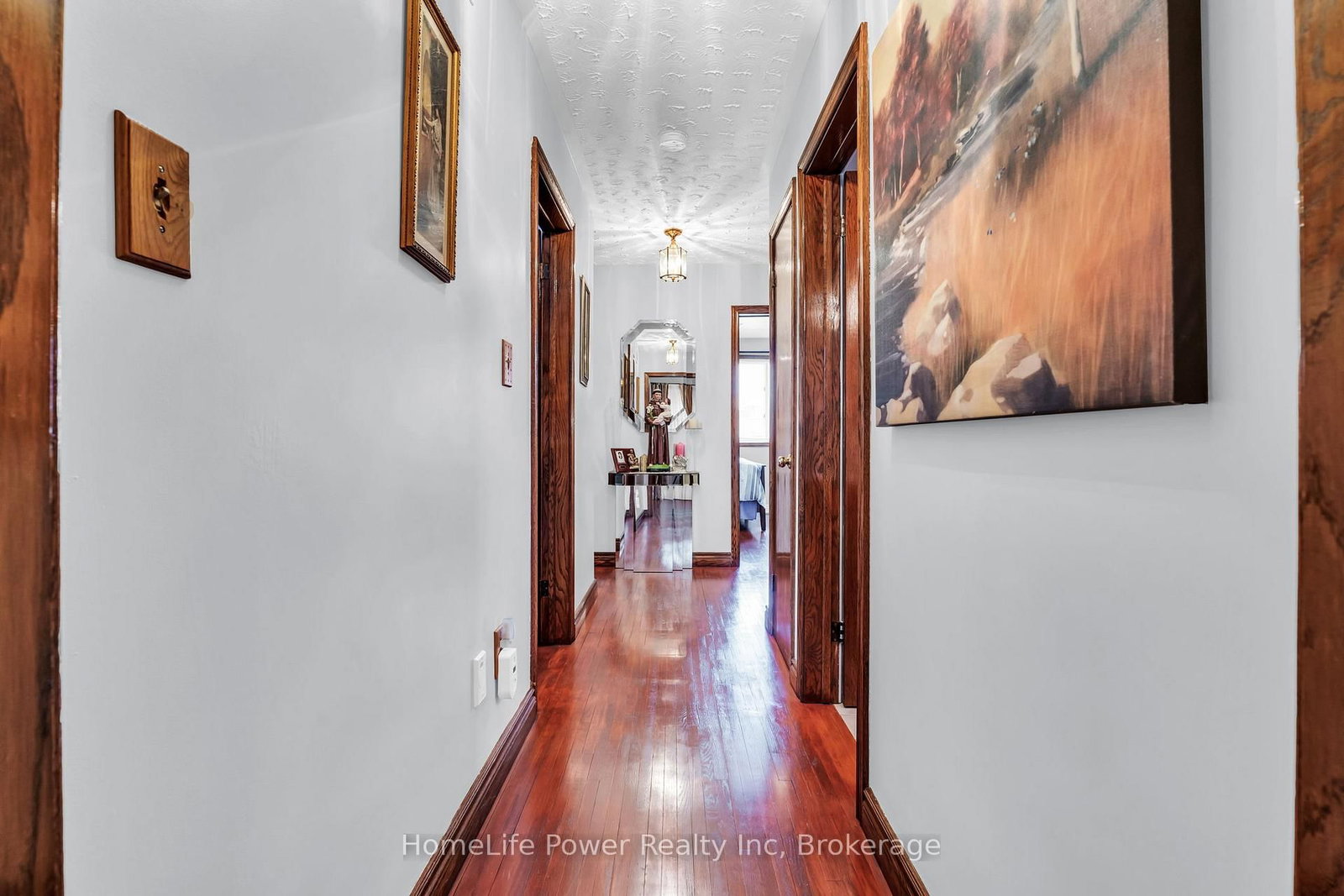 Detached House for sale at 6 Leckie Avenue, Hamilton, Ontario, L8J 2S7 - Stoney Creek Mountain - MLS: X12474183