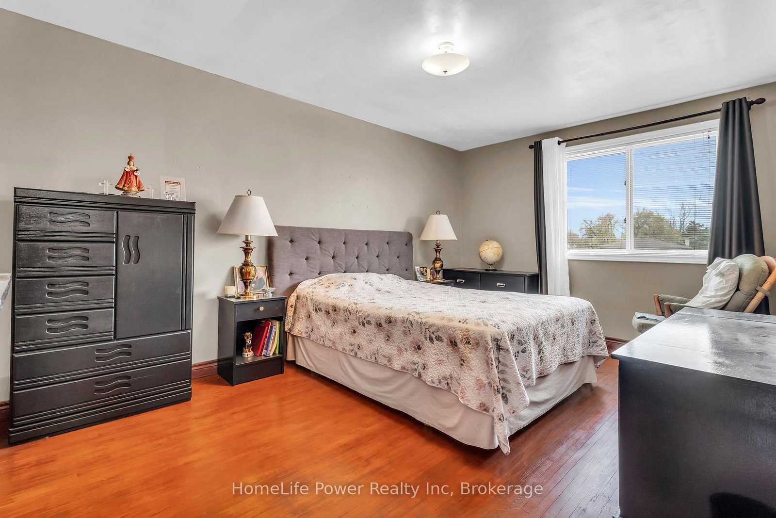 Detached House for sale at 6 Leckie Avenue, Hamilton, Ontario, L8J 2S7 - Stoney Creek Mountain - MLS: X12474183