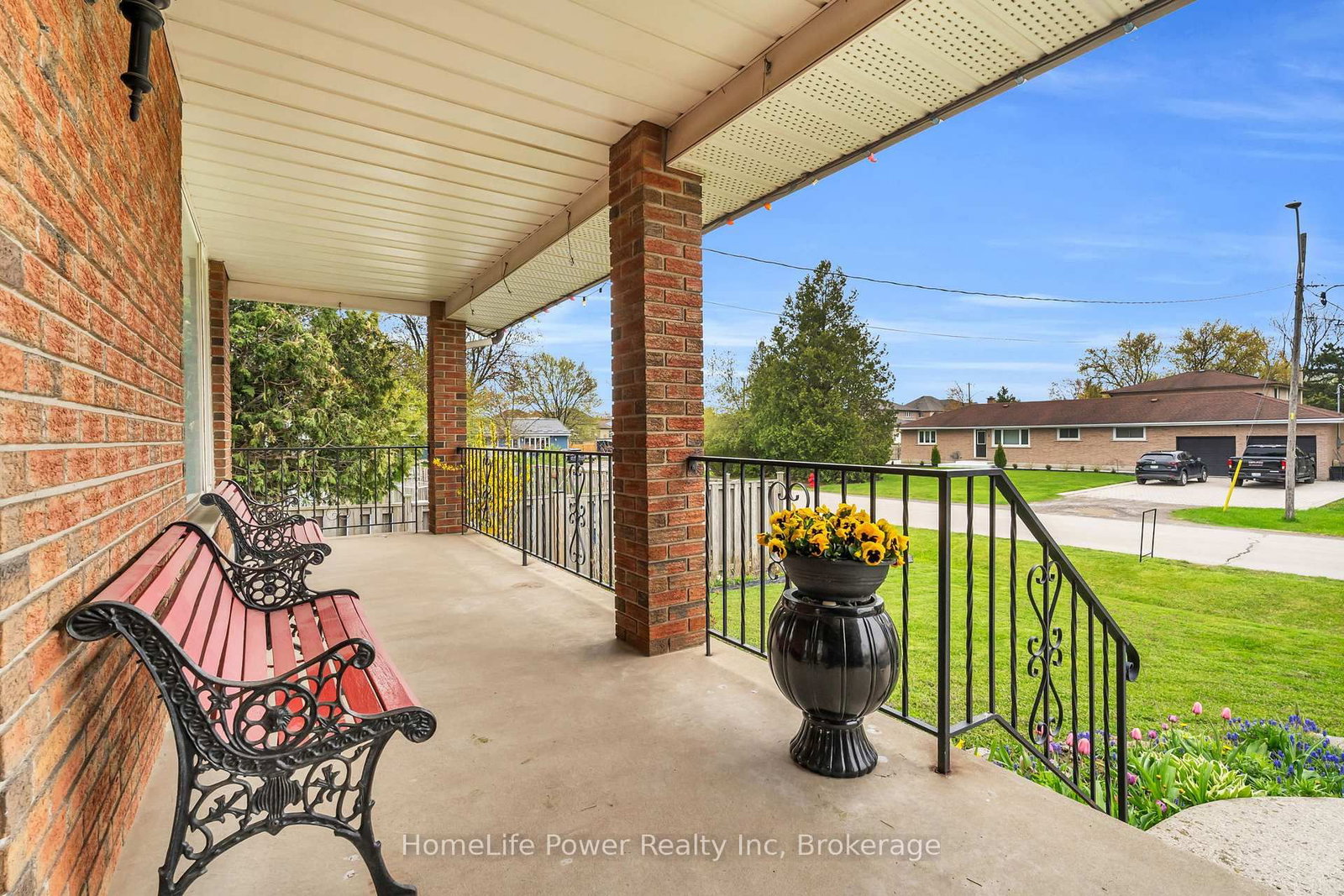 Detached House for sale at 6 Leckie Avenue, Hamilton, Ontario, L8J 2S7 - Stoney Creek Mountain - MLS: X12474183