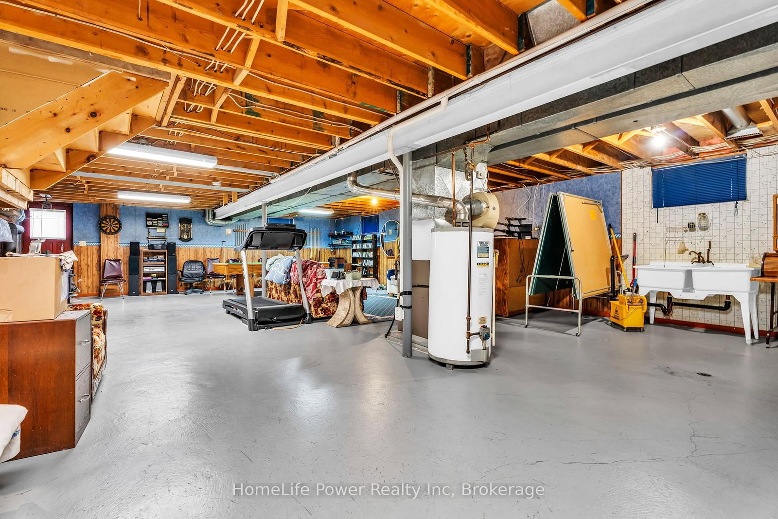 Detached House for sale at 6 Leckie Avenue, Hamilton, Ontario, L8J 2S7 - Stoney Creek Mountain - MLS: X12474183