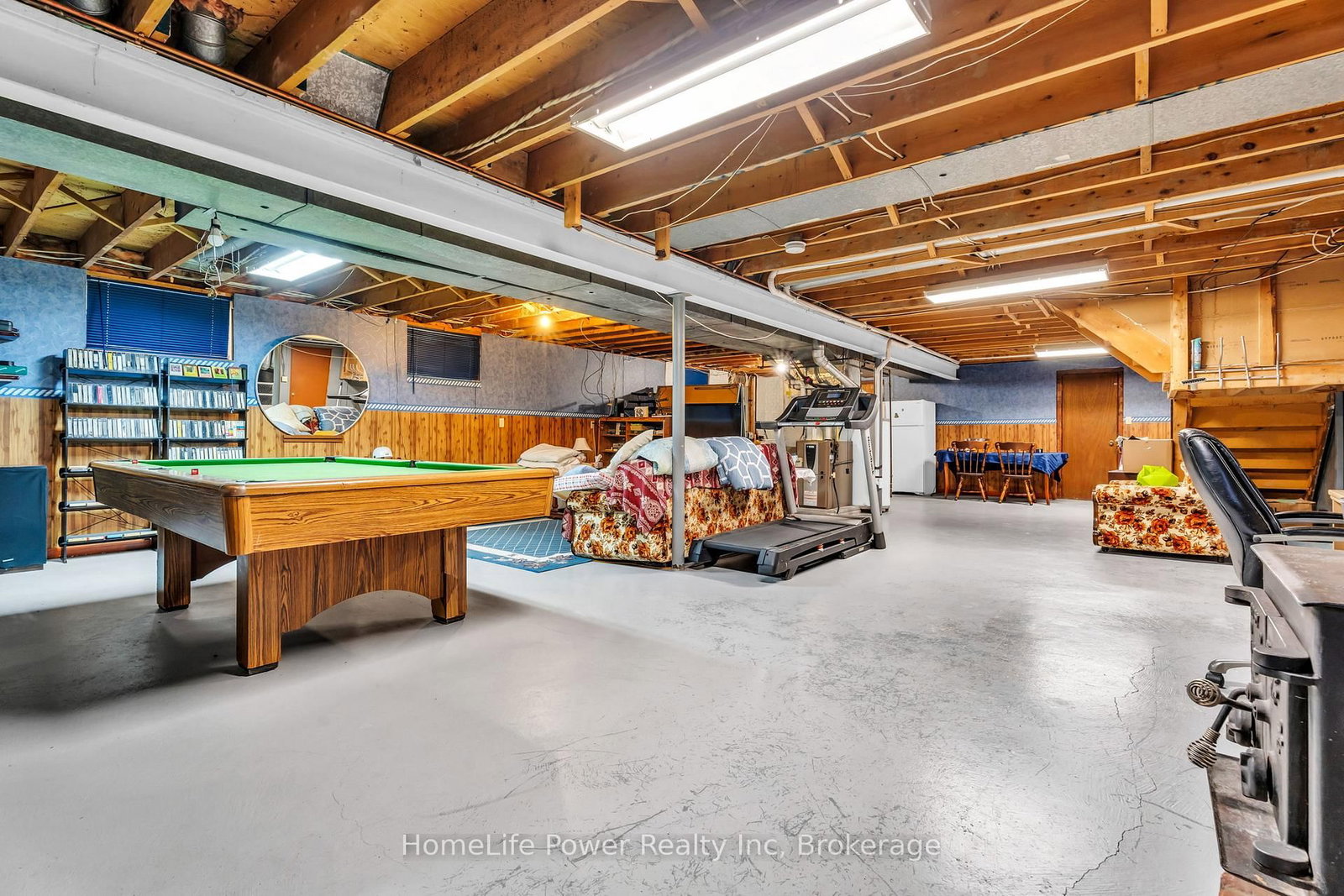 Detached House for sale at 6 Leckie Avenue, Hamilton, Ontario, L8J 2S7 - Stoney Creek Mountain - MLS: X12474183