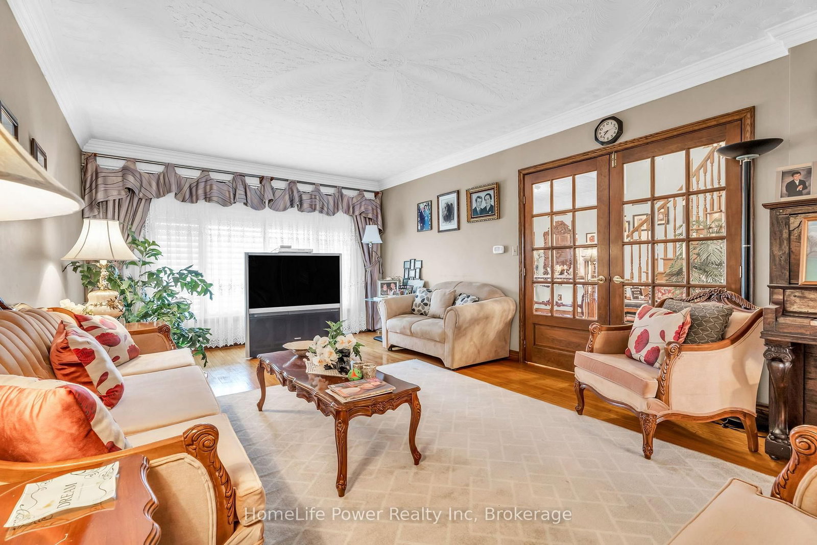 Detached House for sale at 6 Leckie Avenue, Hamilton, Ontario, L8J 2S7 - Stoney Creek Mountain - MLS: X12474183