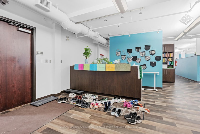 1550 Laperriere Ave, Ottawa, K1Z 7T2 | Image 2