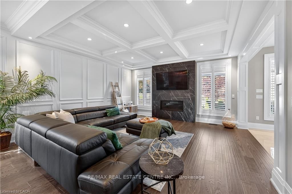 Detached House for sale at 18 David Avenue, Hamilton, Ontario, L9A 3V1 - Hill Park - MLS: X12474368