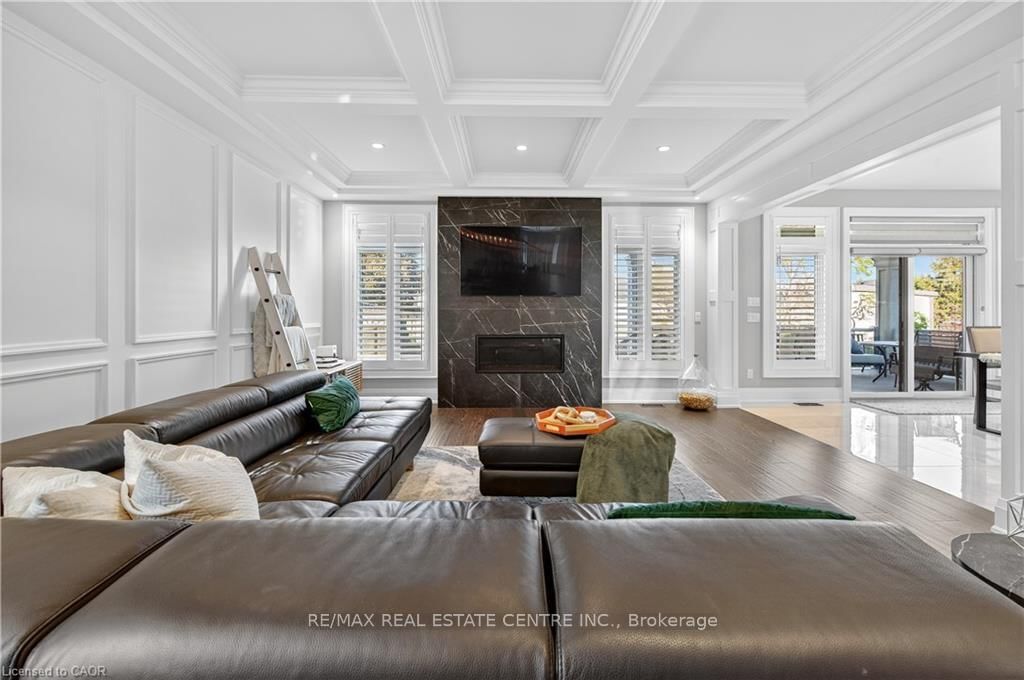 Detached House for sale at 18 David Avenue, Hamilton, Ontario, L9A 3V1 - Hill Park - MLS: X12474368