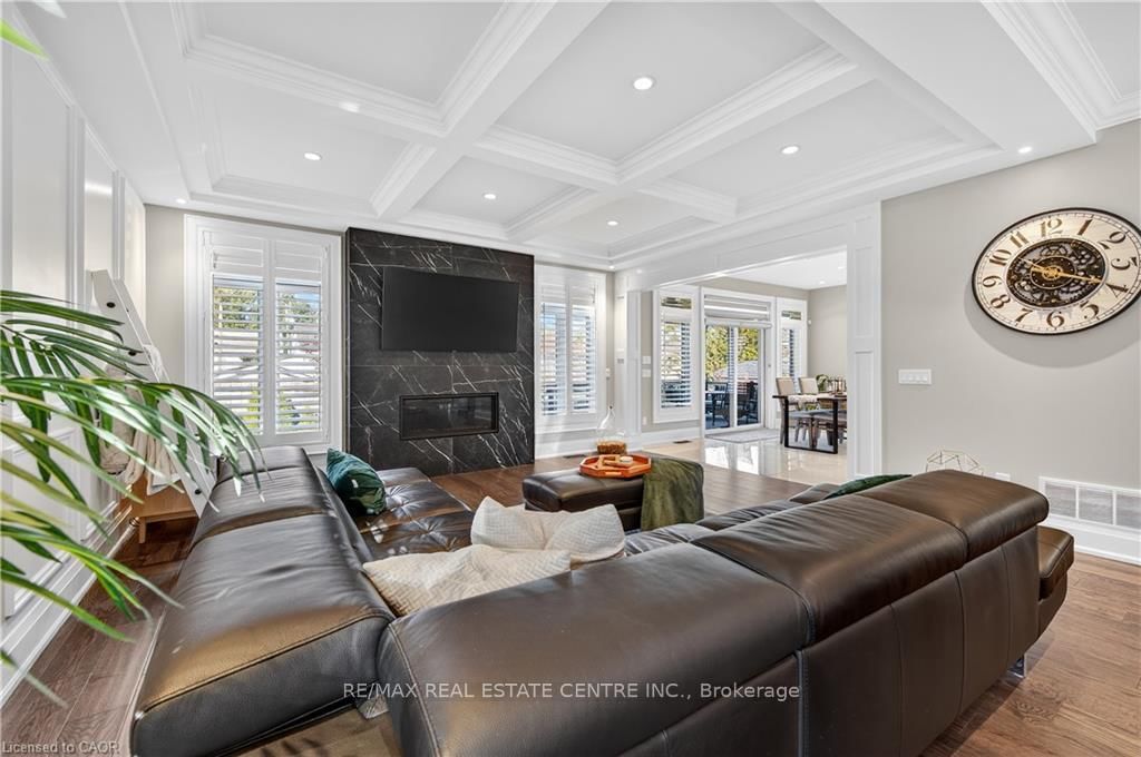 Detached House for sale at 18 David Avenue, Hamilton, Ontario, L9A 3V1 - Hill Park - MLS: X12474368