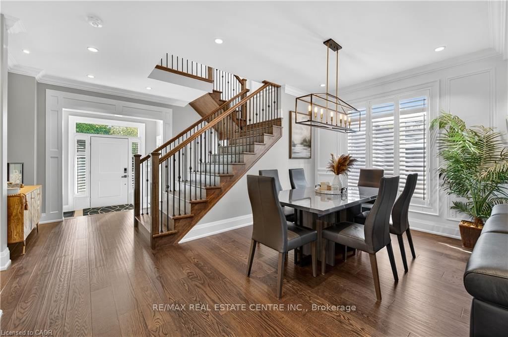 Detached House for sale at 18 David Avenue, Hamilton, Ontario, L9A 3V1 - Hill Park - MLS: X12474368