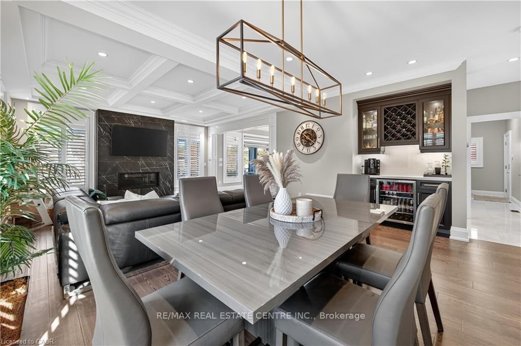 Detached House for sale at 18 David Avenue, Hamilton, Ontario, L9A 3V1 - Hill Park - MLS: X12474368