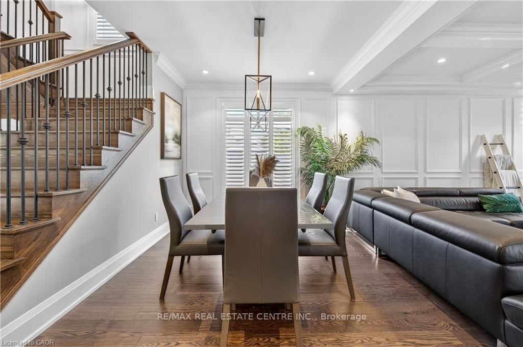 Detached House for sale at 18 David Avenue, Hamilton, Ontario, L9A 3V1 - Hill Park - MLS: X12474368