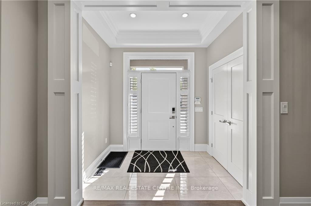 Detached House for sale at 18 David Avenue, Hamilton, Ontario, L9A 3V1 - Hill Park - MLS: X12474368