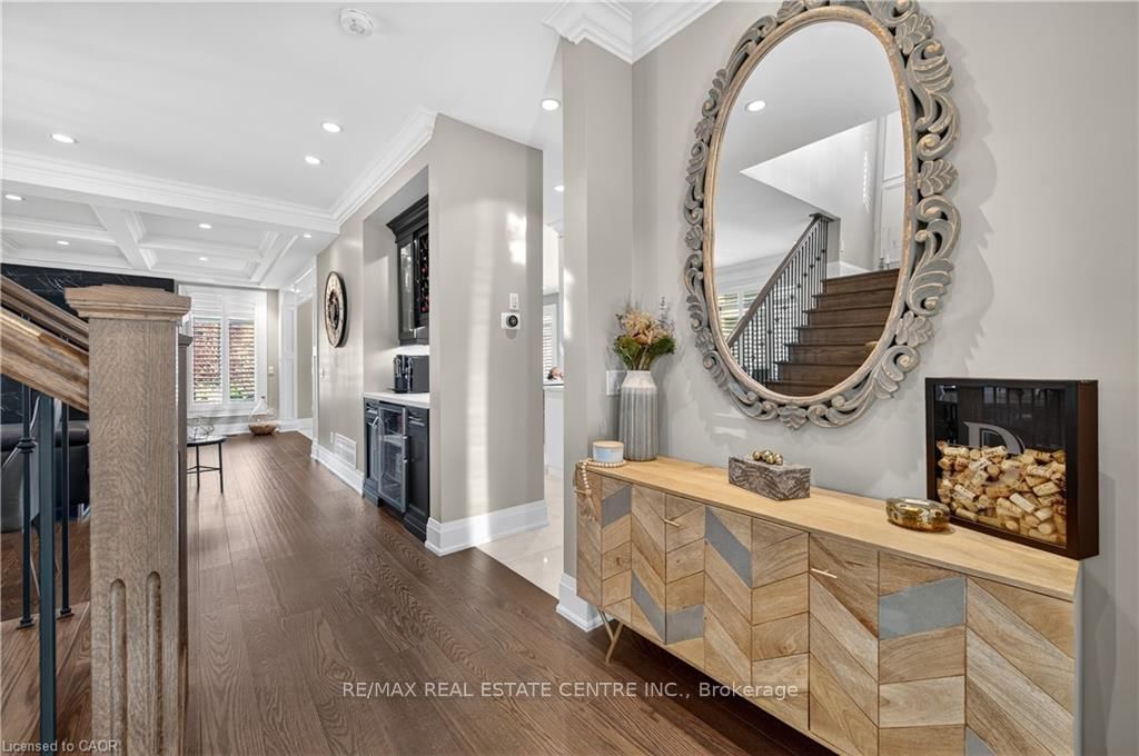 Detached House for sale at 18 David Avenue, Hamilton, Ontario, L9A 3V1 - Hill Park - MLS: X12474368