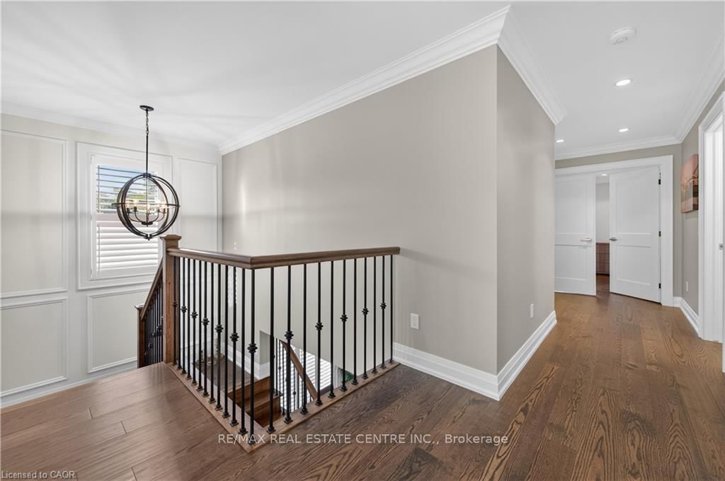 Detached House for sale at 18 David Avenue, Hamilton, Ontario, L9A 3V1 - Hill Park - MLS: X12474368