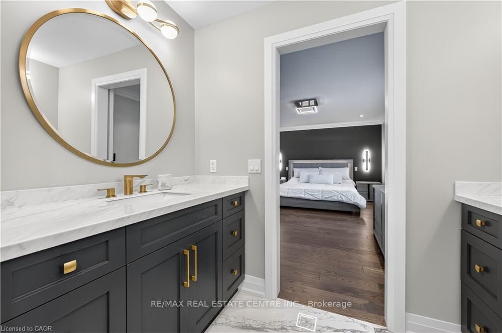 Detached House for sale at 18 David Avenue, Hamilton, Ontario, L9A 3V1 - Hill Park - MLS: X12474368