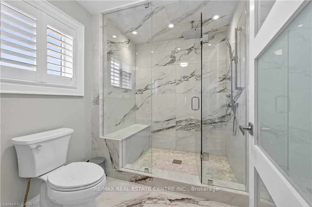 Detached House for sale at 18 David Avenue, Hamilton, Ontario, L9A 3V1 - Hill Park - MLS: X12474368