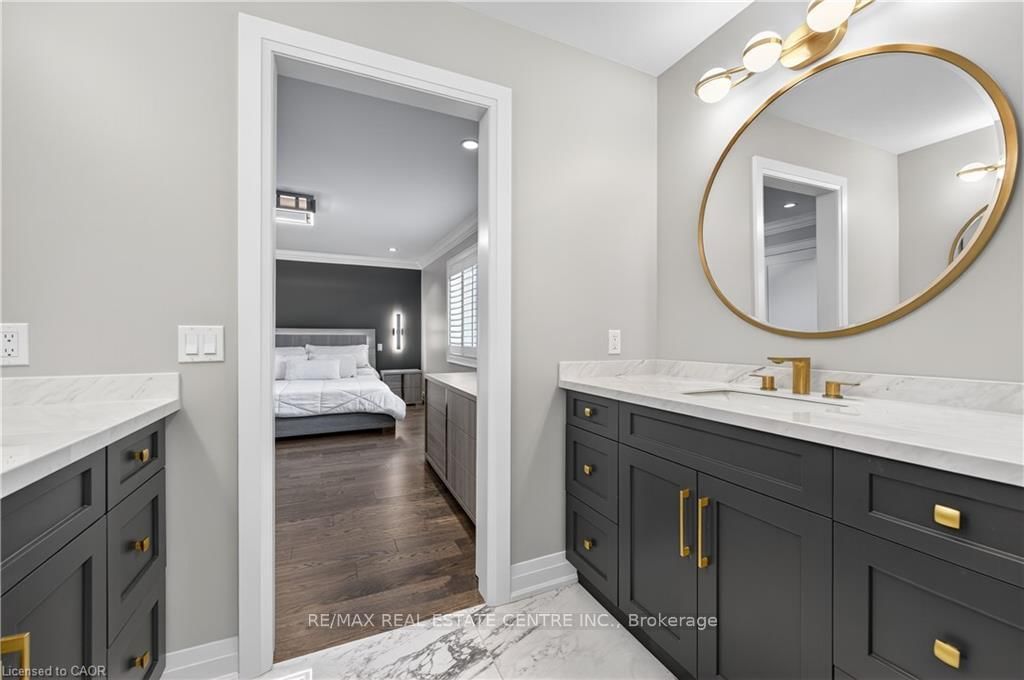 Detached House for sale at 18 David Avenue, Hamilton, Ontario, L9A 3V1 - Hill Park - MLS: X12474368