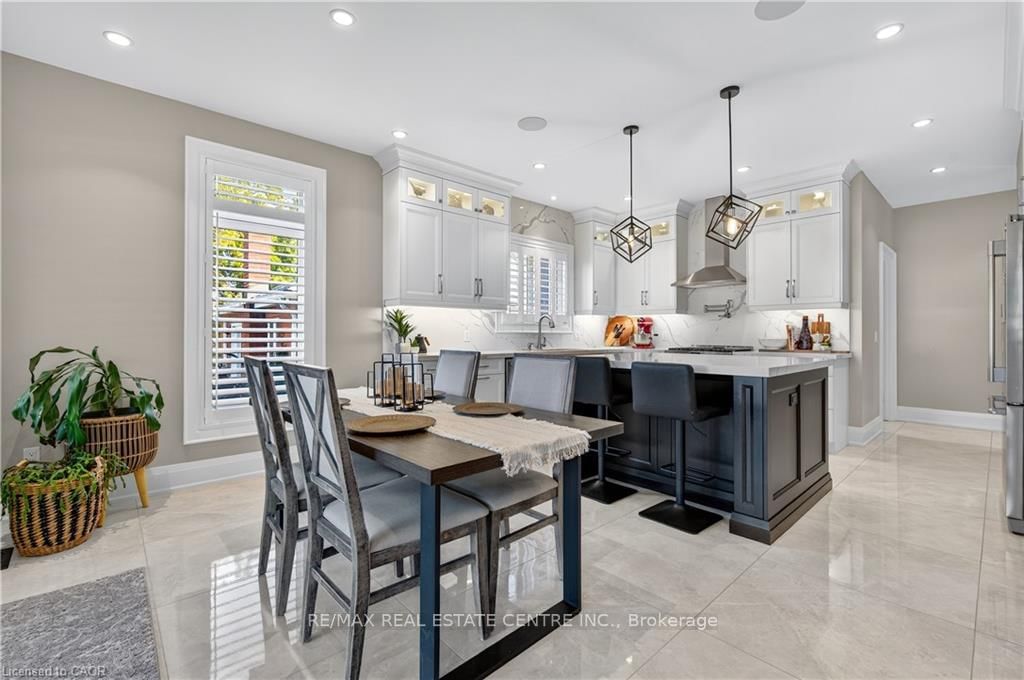 Detached House for sale at 18 David Avenue, Hamilton, Ontario, L9A 3V1 - Hill Park - MLS: X12474368