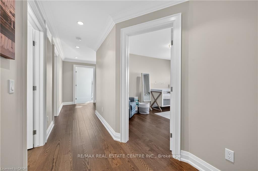 Detached House for sale at 18 David Avenue, Hamilton, Ontario, L9A 3V1 - Hill Park - MLS: X12474368