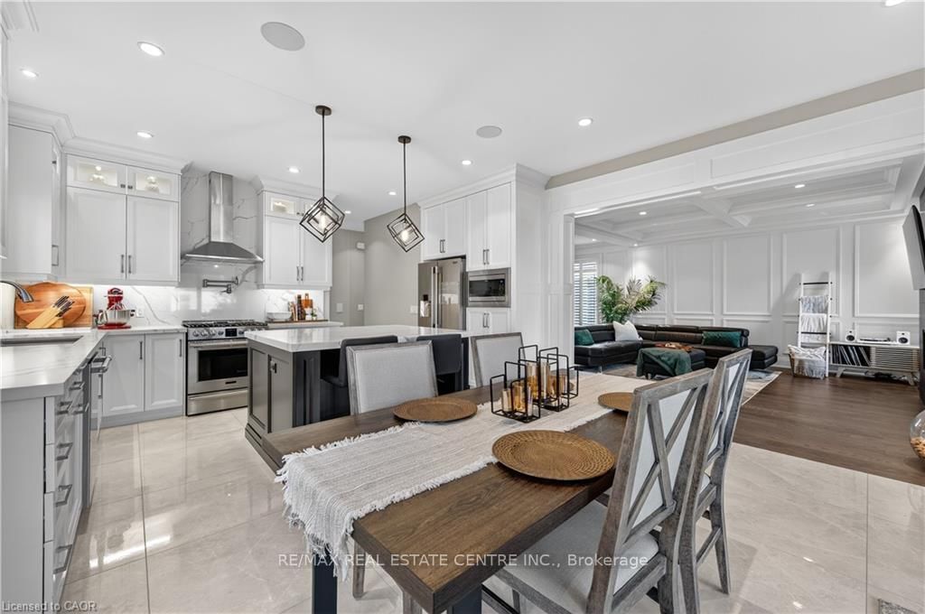 Detached House for sale at 18 David Avenue, Hamilton, Ontario, L9A 3V1 - Hill Park - MLS: X12474368